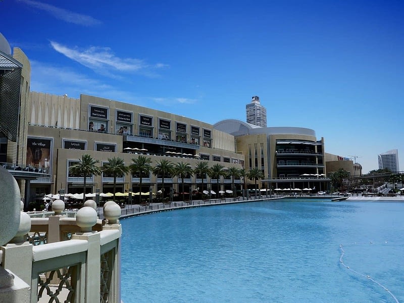 Back of Dubai Mall View of the back of Dubai Mall where you can watch the Dubai Fountains